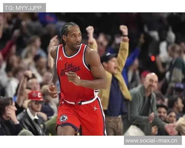 莱昂纳德大显神威，快船大胜雄鹿——35分惊艳全场