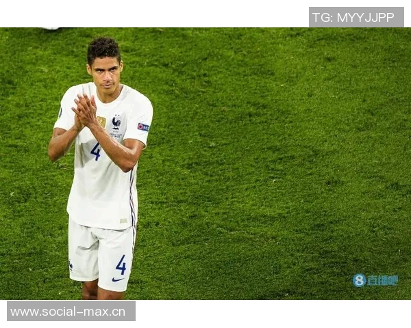 曼联宣布与瓦拉内续约至2025年，球迷热议未来发展方向