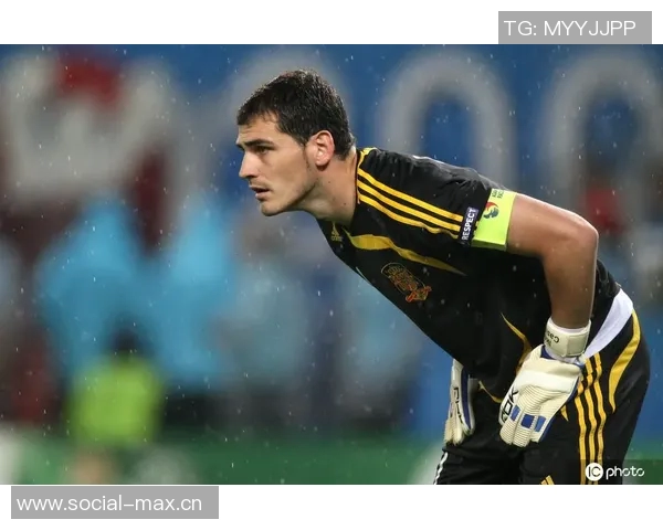 皇马门将卡西利亚斯伤愈归队，为球队解决守门难题